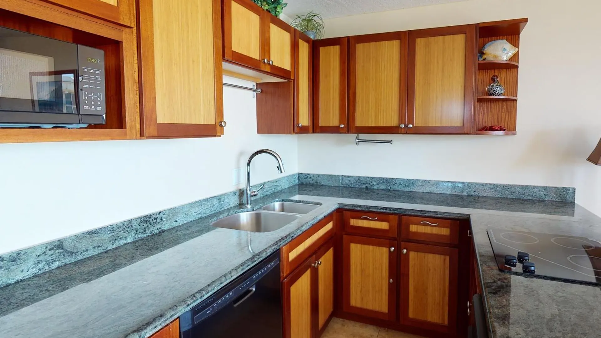 Apartament 36Th-Floor Oceanview Suite--Full Kitchen, Stylish Comfort & Great Value Honolulu